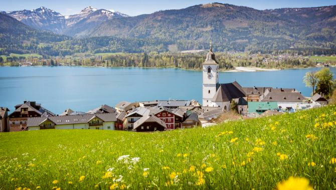 Urlaub Österreich Reisen - Frühling am türkisblauen Wolfgangsee