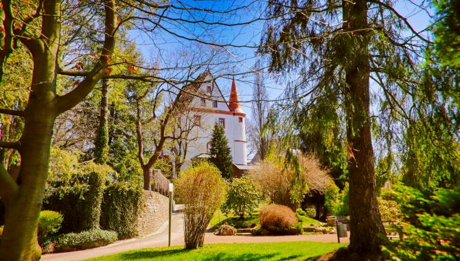 Urlaub Deutschland Reisen - Frühlingserwachen am zauberhaftem Schloss Schlettau mit seinem verwunschenen Park