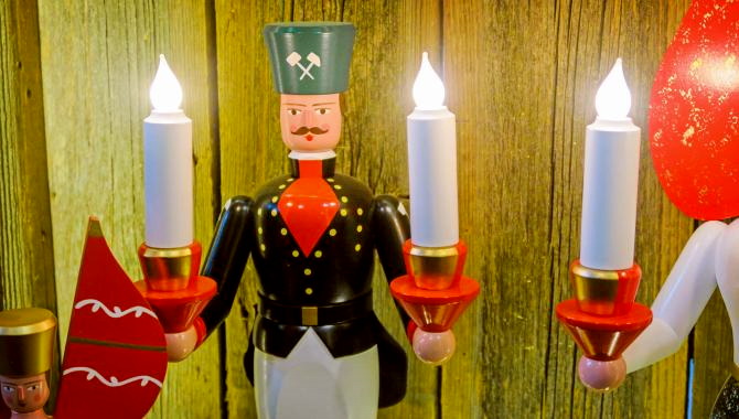 Urlaub Deutschland Reisen - Weihnachtliche Mettenschicht im Huthaus