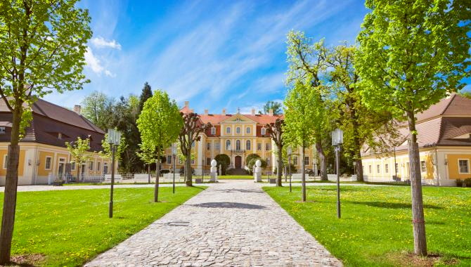 Urlaub Deutschland Reisen - Von Blütenduft & Schlossherren Barockschloss Rammenau-Mammutgarten